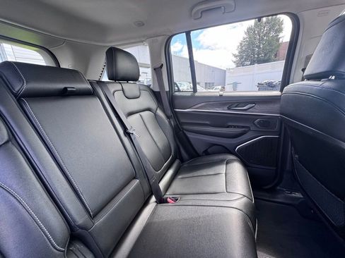 Used 2024 Jeep Grand Cherokee Limited 4xe w/ Luxury Tech Group II AWD/4WD image 22