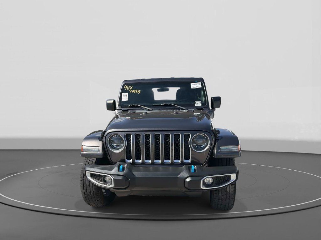Used 2023 Jeep Wrangler Unlimited Sahara AWD/4WD image 3