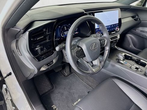 Used 2025 Lexus RX 350 Premium w/ Accessory Package (Z1) FWD image 9