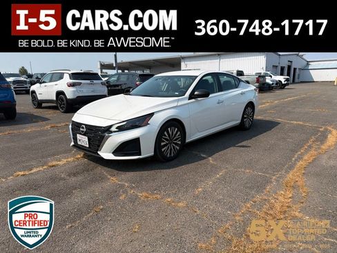 Used 2024 Nissan Altima 2.5 SV FWD image 1
