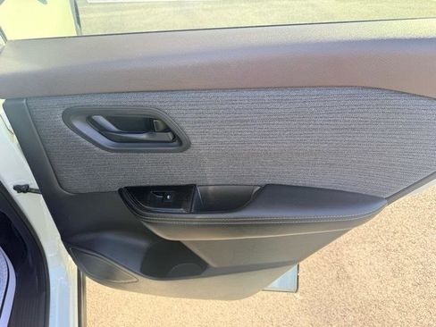 Used 2021 Nissan Rogue S FWD image 18