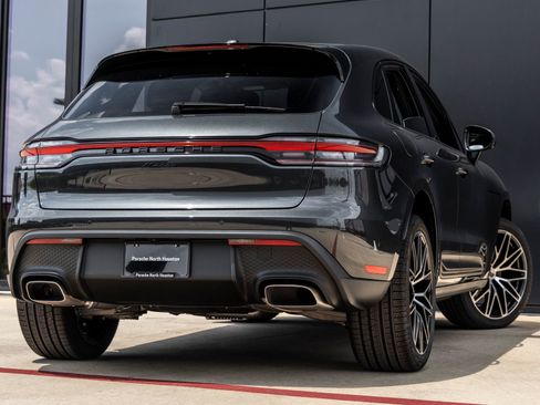 Certified 2026 Porsche Macan AWD/4WD image 11