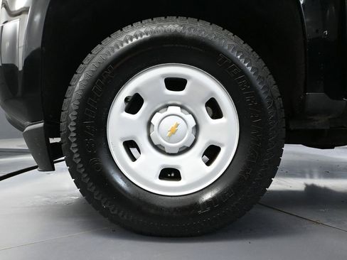 Used 2018 Chevrolet Colorado W/T image 16