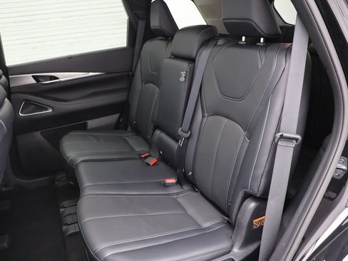 Used 2023 INFINITI QX60 Luxe w/ Vision Package AWD/4WD image 10
