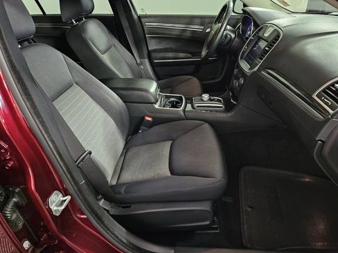 Used 2021 Chrysler 300 Touring w/ Sport Appearance Package RWD image 27