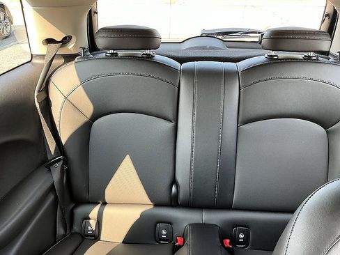Used 2017 MINI Cooper 2-Door Hardtop FWD image 23