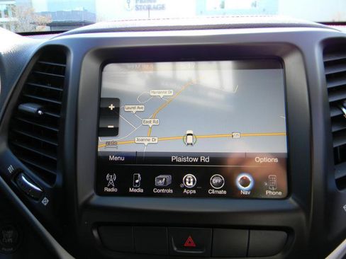 Used 2014 Jeep Cherokee Trailhawk w/ Comfort/Convenience Group AWD/4WD image 22