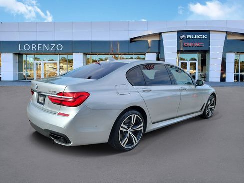 Used 2017 BMW 750i RWD image 5