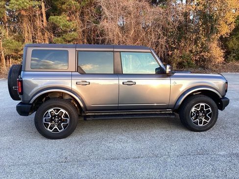 Used 2022 Ford Bronco Outer Banks image 4