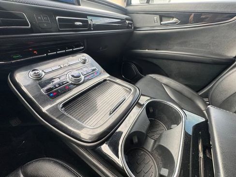 Used 2022 Lincoln Nautilus FWD image 10