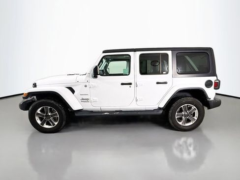 Used 2022 Jeep Wrangler Unlimited Sahara AWD/4WD image 4