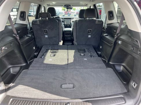 Used 2024 Jeep Grand Cherokee L Laredo w/ Luxury Tech Group I AWD/4WD image 12