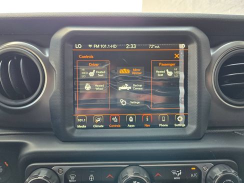 Used 2023 Jeep Gladiator Sport AWD/4WD image 28