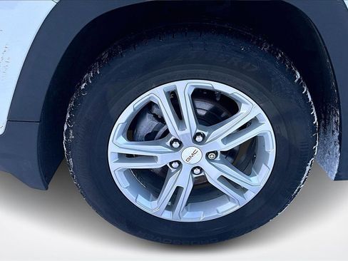 Used 2023 GMC Terrain SLE w/ Driver Convenience Package image 33