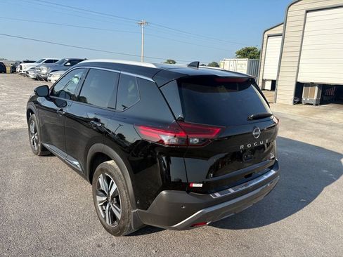 Used 2023 Nissan Rogue SL w/ SL Premium Package FWD image 9