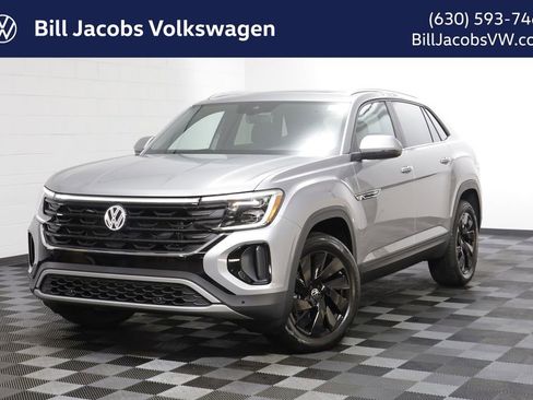 New 2026 Volkswagen Atlas Cross Sport SE w/ Panoramic Sunroof Package image 1