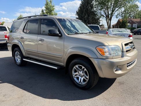 Used 2005 Toyota Sequoia SR5 RWD image 7