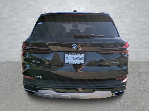 Used 2025 BMW X5 xDrive50e image 6