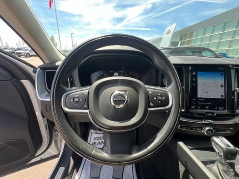 Used 2020 Volvo XC60 T5 Momentum w/ Protection Package Premier AWD/4WD image 26