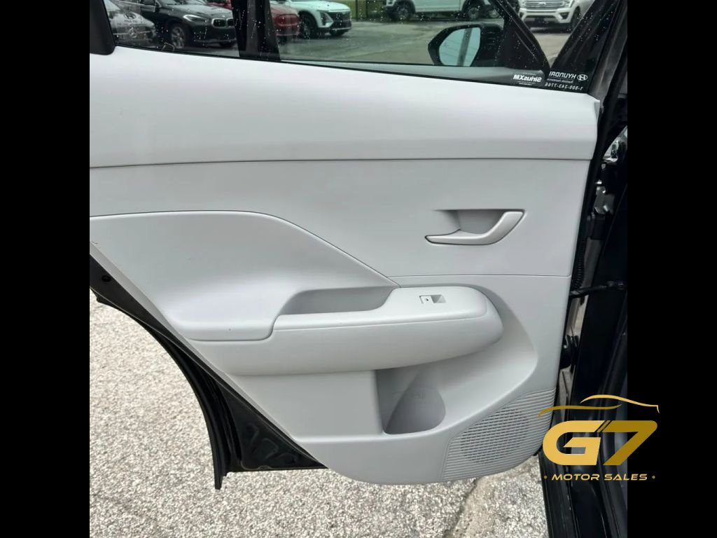 Used 2025 Hyundai Kona SEL FWD image 28