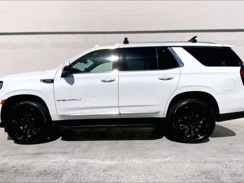 Used 2024 GMC Yukon Denali AWD/4WD image 3
