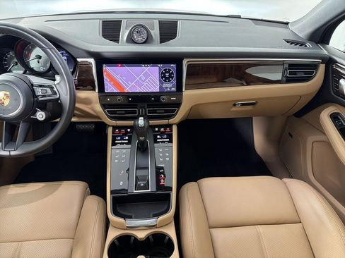 Certified 2024 Porsche Macan S AWD/4WD image 28