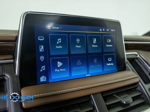 Used 2023 Chevrolet Tahoe High Country AWD/4WD image 19