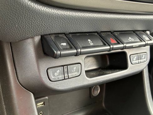 Used 2017 Chevrolet Colorado Z71 AWD/4WD image 27