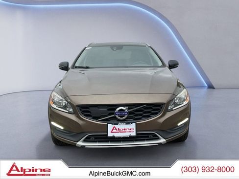 Used 2018 Volvo V60 T5 Cross Country image 8