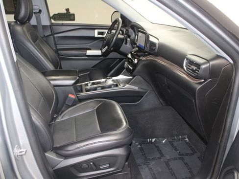Used 2021 Ford Explorer Limited w/ Equipment Group 301A image 28