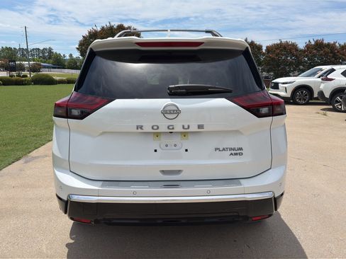 Used 2025 Nissan Rogue Platinum w/ Platinum Premium Package AWD/4WD image 4