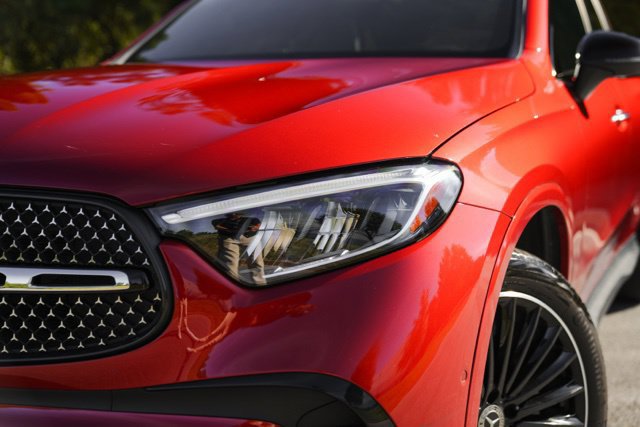 Used 2023 Mercedes-Benz GLC 300 w/ AMG Line image 4