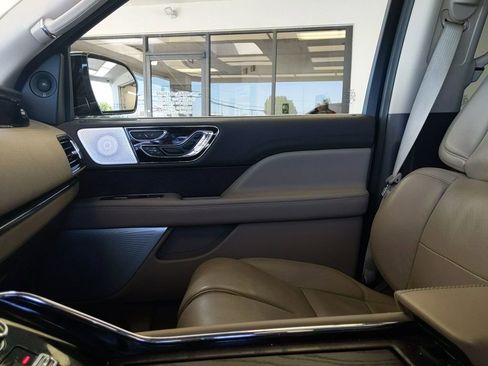 Used 2023 Lincoln Navigator Reserve AWD/4WD image 26