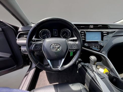 Used 2019 Toyota Camry SE FWD image 8