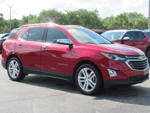 Used 2018 Chevrolet Equinox Premier FWD image 3