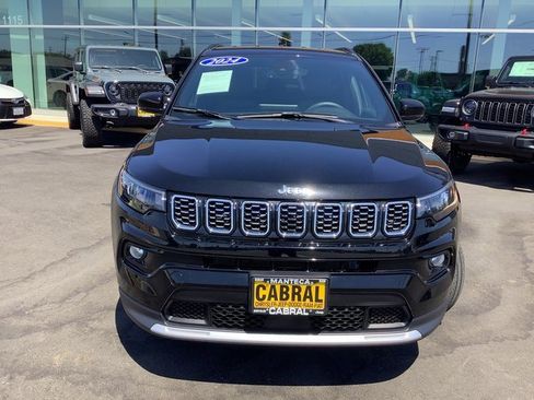Used 2024 Jeep Compass Limited image 4