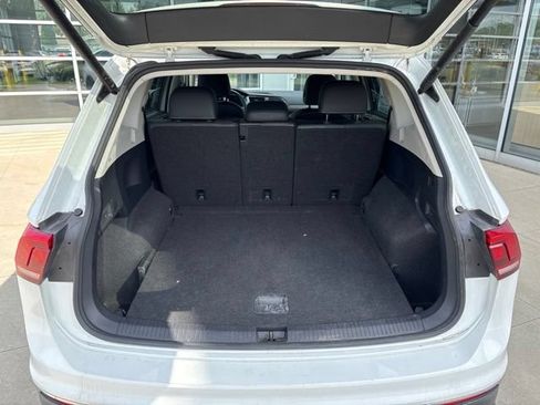 Used 2024 Volkswagen Tiguan SE AWD/4WD image 29