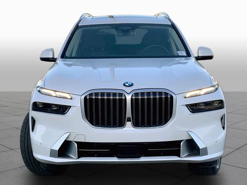 Used 2025 BMW X7 xDrive40i AWD/4WD image 4