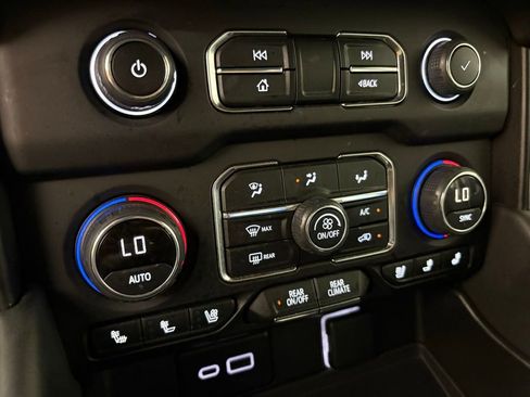 Used 2023 Chevrolet Suburban Premier image 37