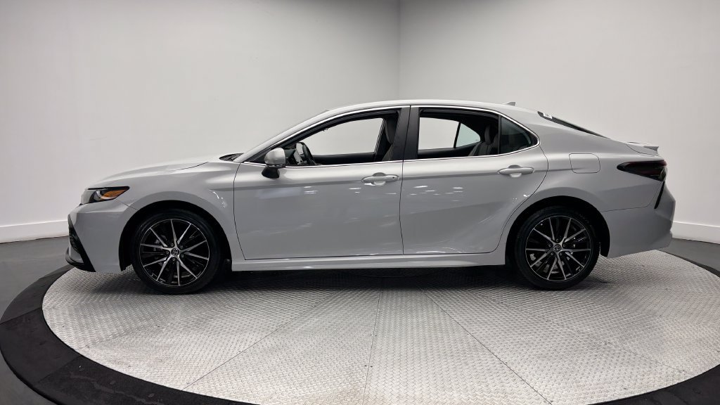 Certified 2024 Toyota Camry SE FWD image 4