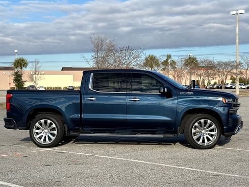 Used 2020 Chevrolet Silverado 1500 High Country w/ Technology Package image 25
