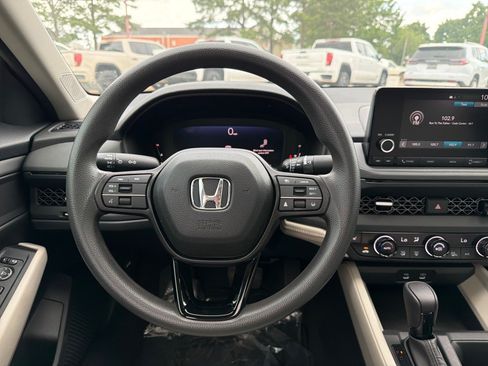 Used 2023 Honda Accord EX image 15
