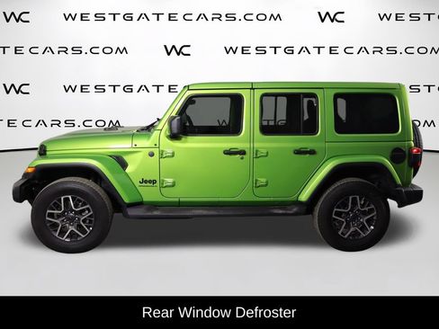 Used 2026 Jeep Wrangler Unlimited Sahara AWD/4WD image 5
