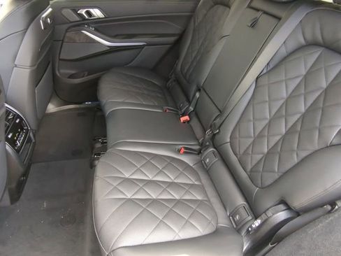 New 2025 BMW X7 xDrive40i w/ Premium Package image 17