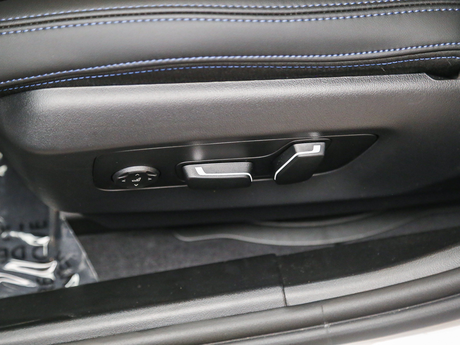 Used 2026 BMW 530i w/ M Sport Package RWD image 22