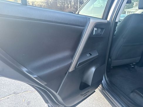 Used 2015 Toyota RAV4 XLE image 38