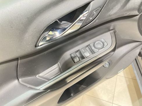 Used 2018 GMC Acadia SLT FWD image 22