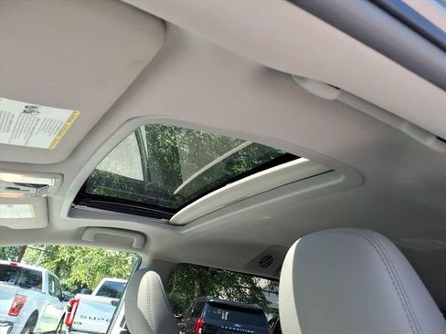 Used 2017 Toyota Sienna XLE w/ XLE Navigation Package AWD/4WD image 17