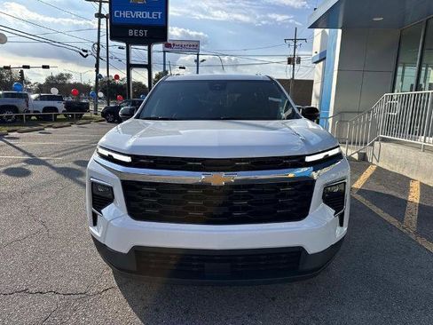 New 2026 Chevrolet Traverse LT w/ Driver Confidence Package image 2