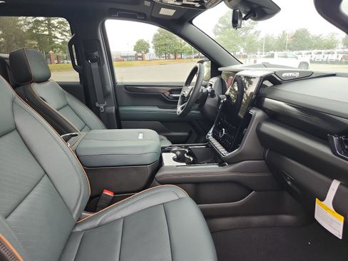 New 2026 GMC Yukon XL AT4 w/ AT4 Premium Plus Package image 6